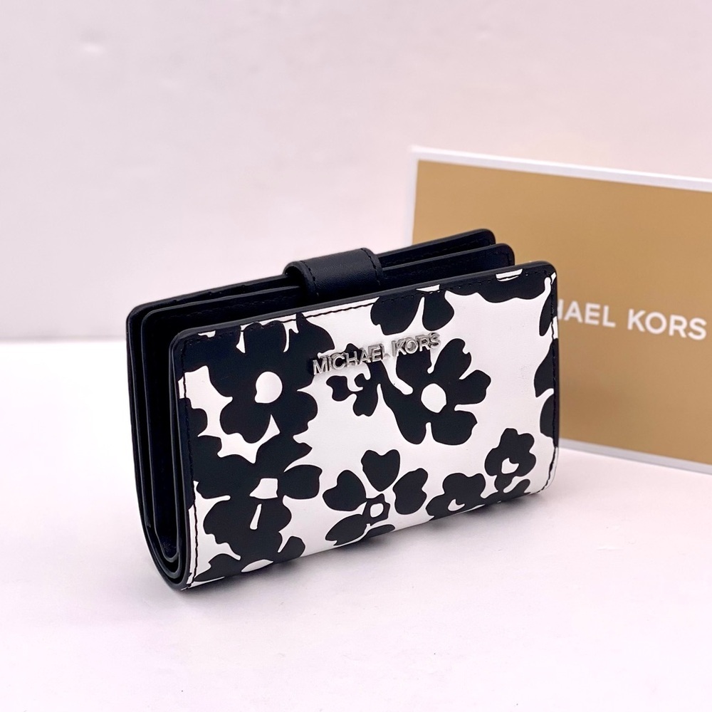 Michael Kors Jet Set Medium Floral Print Bi-Fold Wallet - Picture 8 of 12